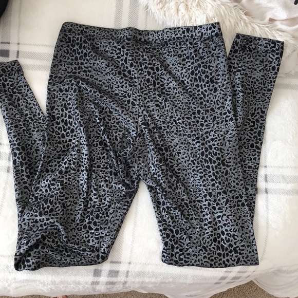Rue 21 Leopard Leggings - Picture 2 of 4